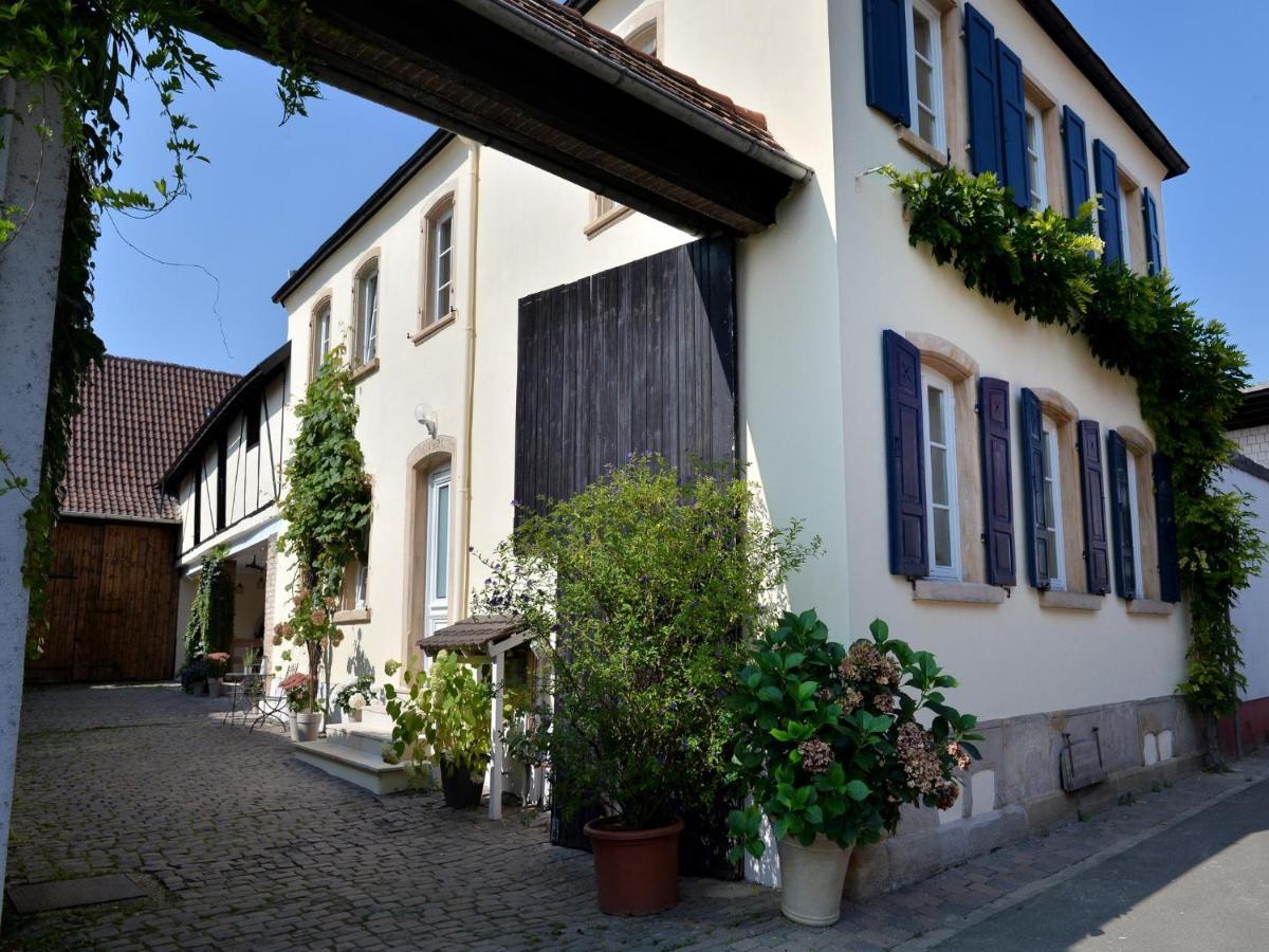 Gaestehaus & Weingut Gehrig Weisenheim am Sand Eksteriør bilde